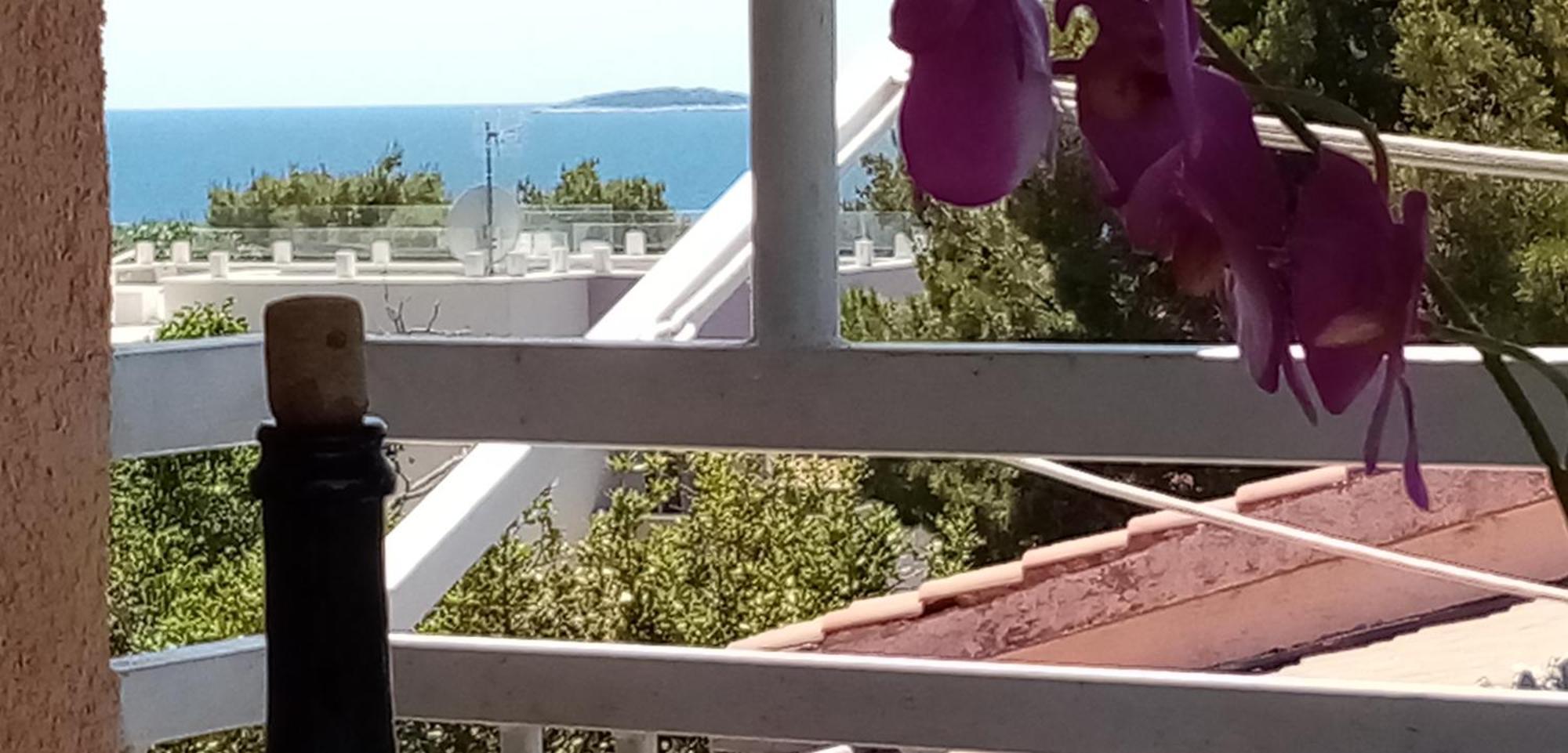 Apartments Bilo Near Primošten Kamer foto