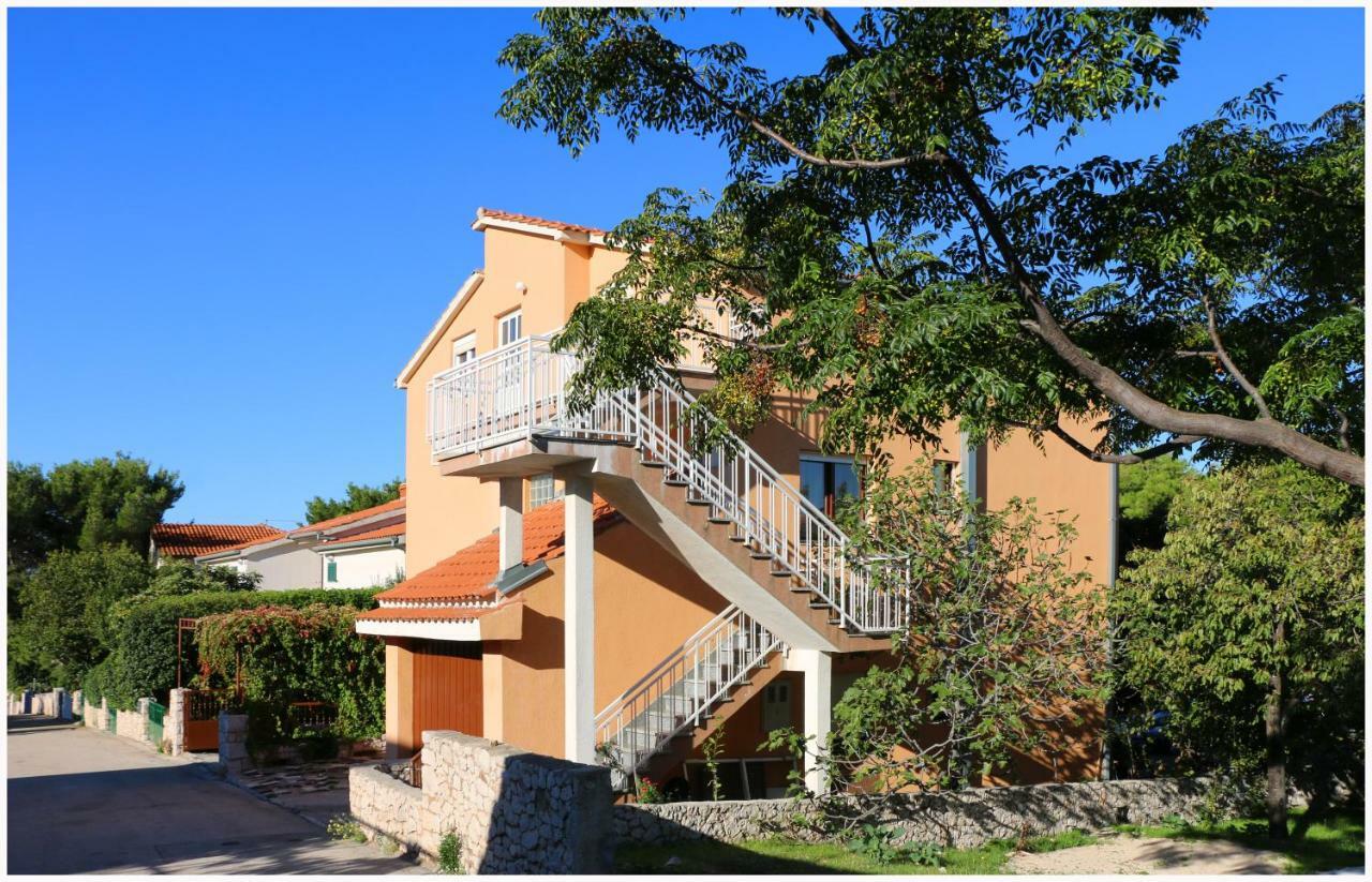 Apartments Bilo Near Primošten Buitenkant foto