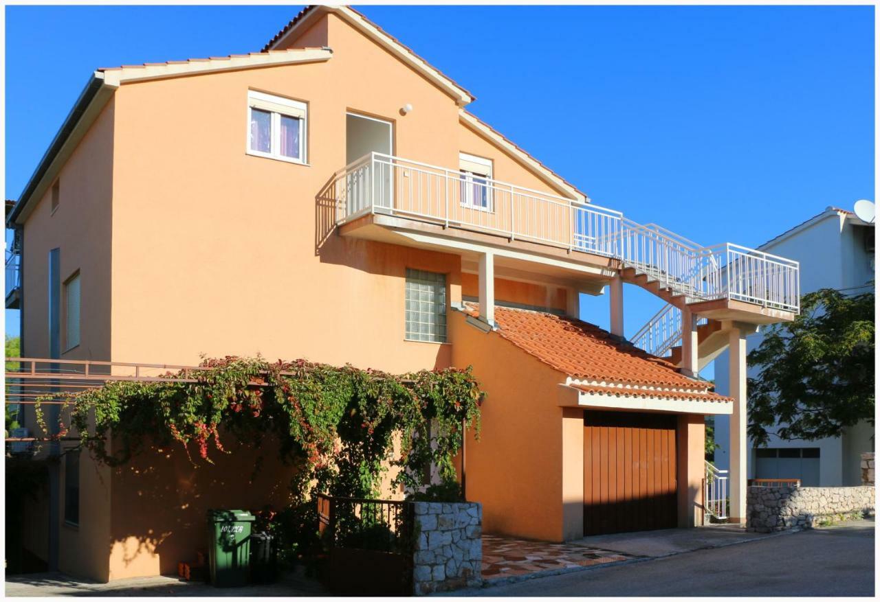 Apartments Bilo Near Primošten Buitenkant foto